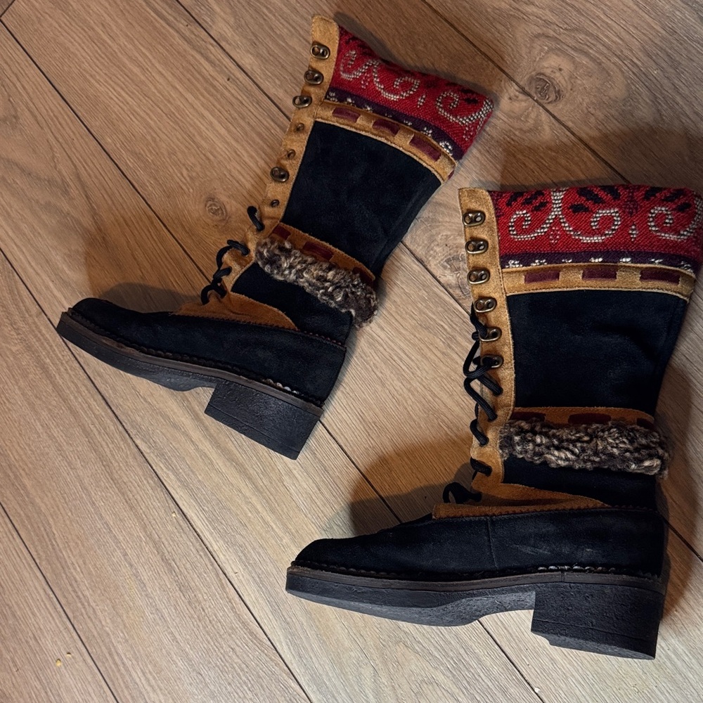 Vicini  Suede Women's Boots